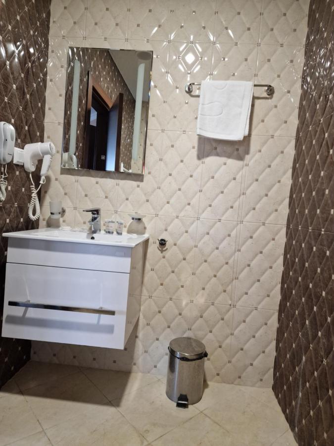 Hotel Alisa Pavel Banya Dış mekan fotoğraf