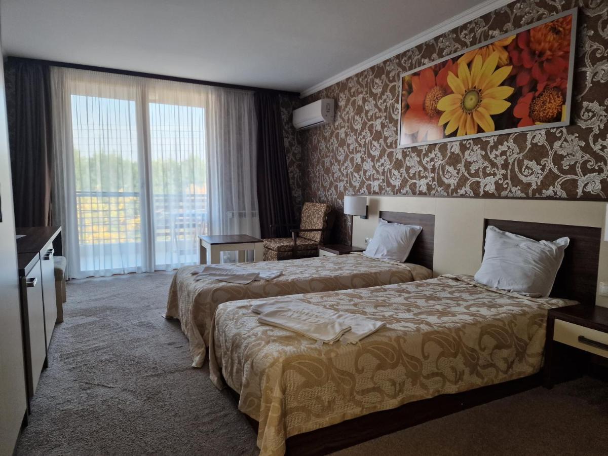 Hotel Alisa Pavel Banya Dış mekan fotoğraf