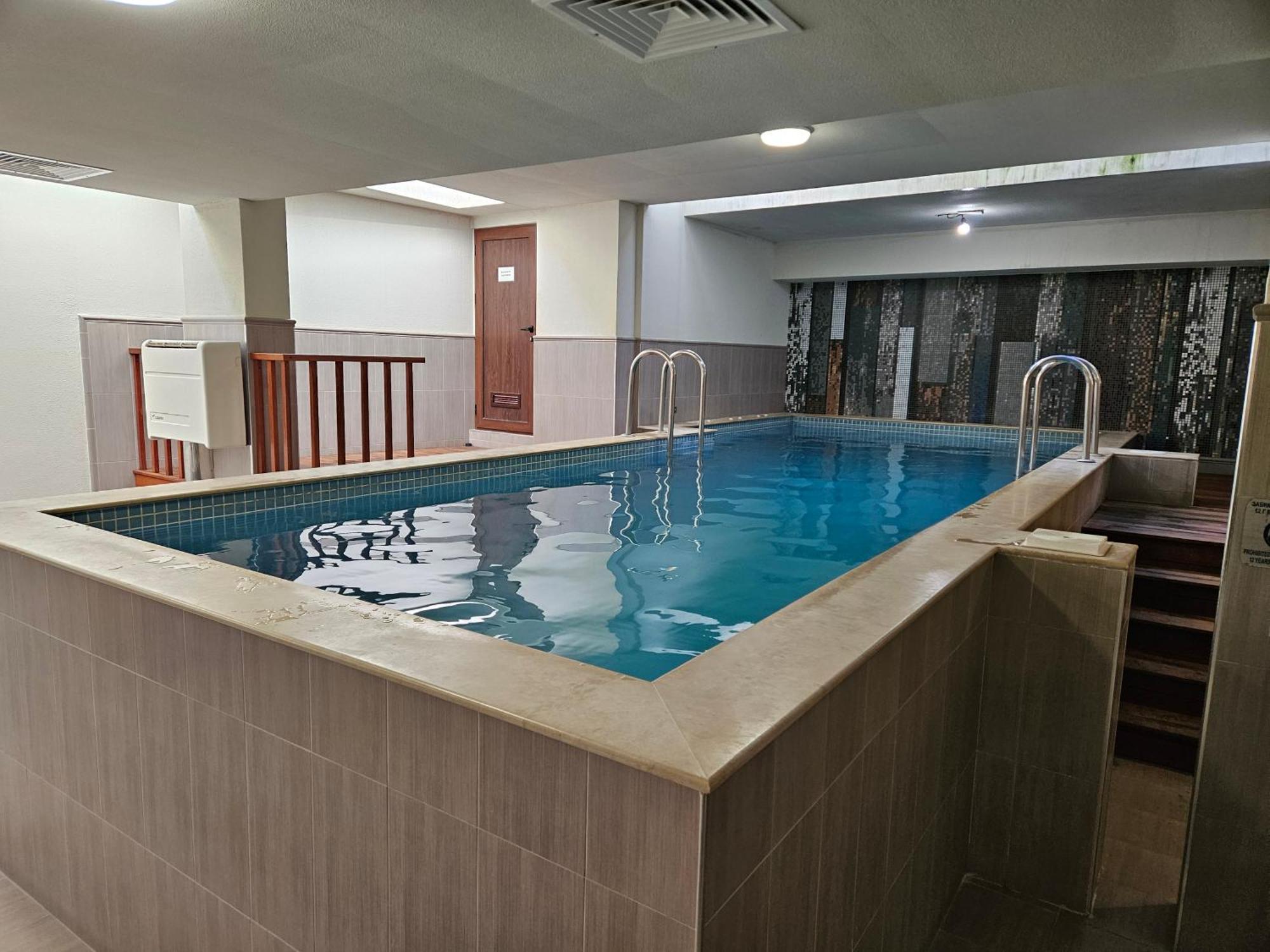 Hotel Alisa Pavel Banya Dış mekan fotoğraf