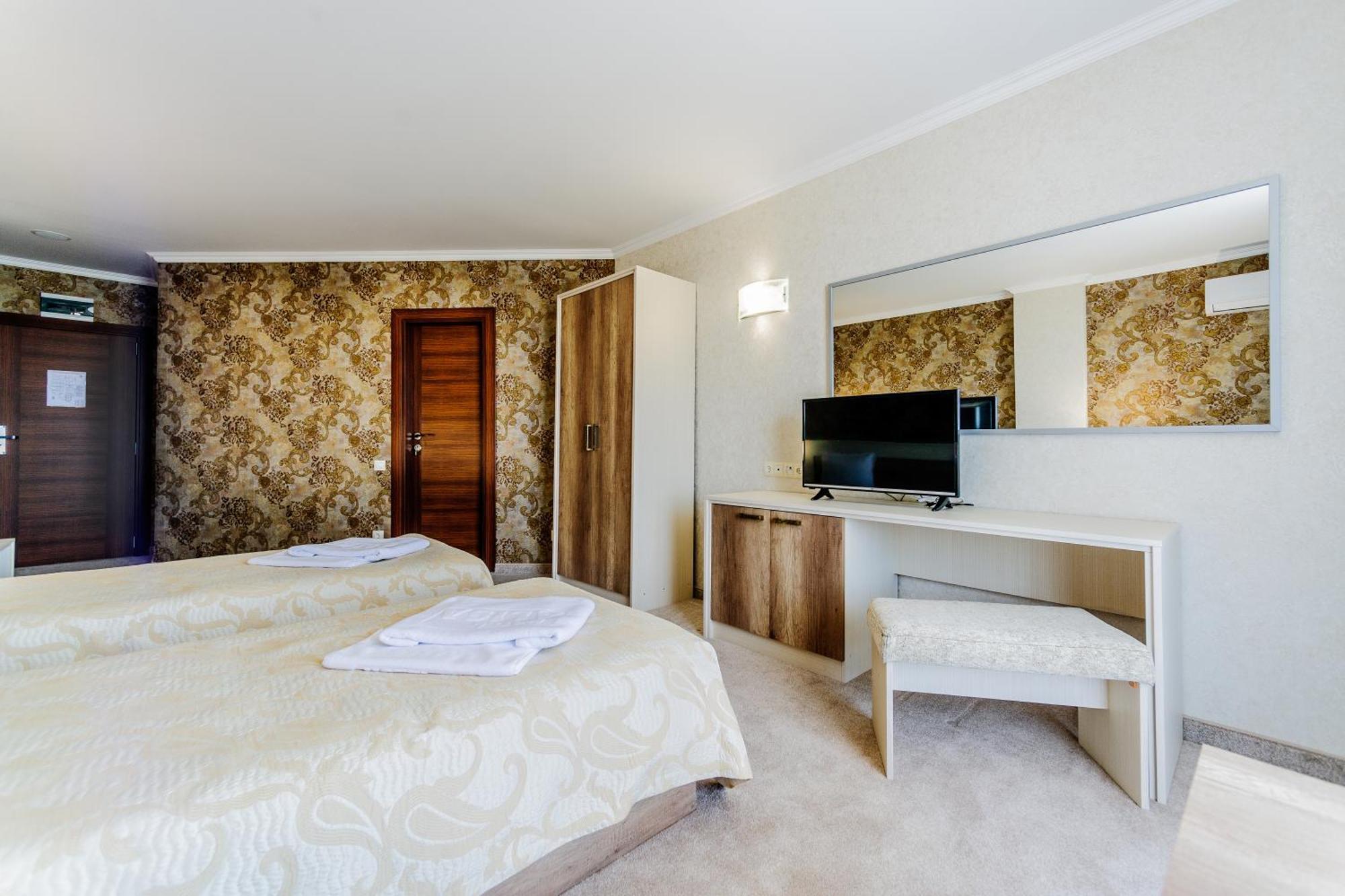 Hotel Alisa Pavel Banya Oda fotoğraf