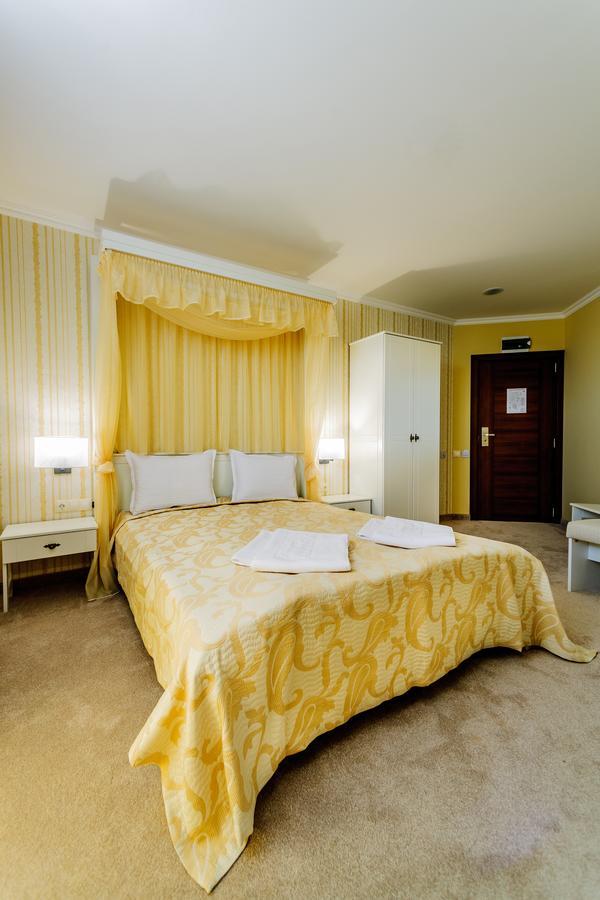 Hotel Alisa Pavel Banya Dış mekan fotoğraf